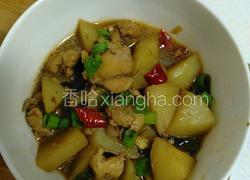 鸡腿炖土豆