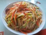 酸辣胡萝卜青椒土豆丝的做法[图]