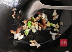 白菜木耳炒肉的做法图解3
