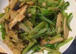 麻辣面筋炒芹菜