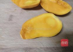 芒果奶昔的做法图解3
