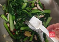 香菇炒油菜的做法图解7