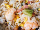 虾仁火腿蛋炒饭的做法[图]