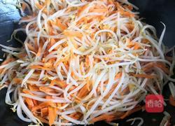 胡萝卜丝炒豆芽的做法图解6