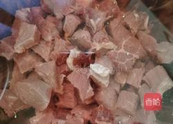 土豆西红柿炖牛肉的做法图解1