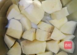 土豆西红柿炖牛肉的做法图解2