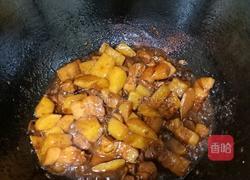 红烧肉炖土豆的做法图解10