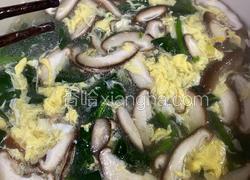 家常暖汤｜菠菜香菇蛋汤