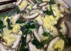 家常暖汤｜菠菜香菇蛋汤