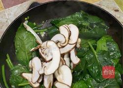 家常暖汤｜菠菜香菇蛋汤的做法图解4