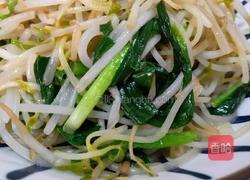 绿豆芽炒韭菜的做法图解5