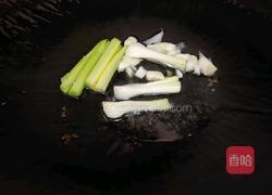 番茄炒花菜的做法图解1