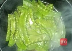 荷兰豆炒腊肠的做法图解5