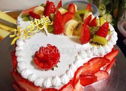爱心草莓生日蛋糕