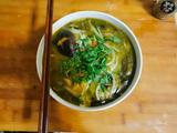 香菇鸡丝酸菜米线