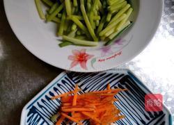 蒜苔炒肉丝的做法图解1