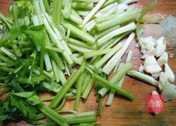 蒜香芹菜猪血的做法图解4