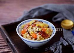 土豆腊肠焖饭
