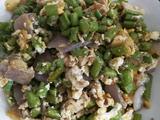 肉沫鸡蛋炒洋葱豆角的做法[图]