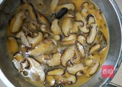 香菇煎鸡蛋的做法图解3