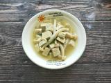 海鲜菇豆腐汤