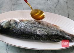清蒸鲈鱼的做法图解1