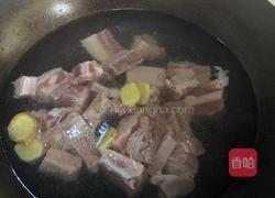 胡萝卜土豆炖排骨的做法图解2