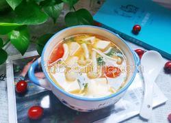 白玉菇豆腐汤