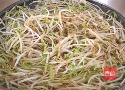 凉拌绿豆芽的做法图解2