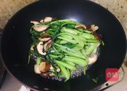 香菇炒油菜的做法图解5