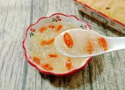 银耳酒酿雪梨甜汤