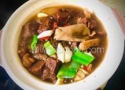 砂锅菌菇炖牛肉