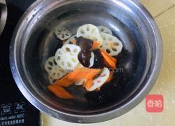 木耳胡萝卜炒莲藕的做法图解5