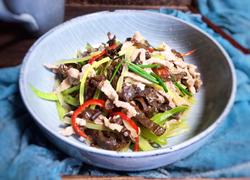 芹菜木耳炒肉丝