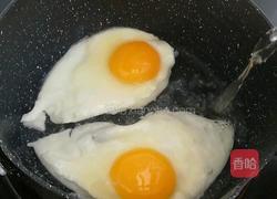 肉丸子鸡蛋热汤面的做法图解2