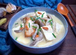 平菇豆腐清炖鱼汤