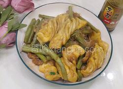 豆角焖卷子