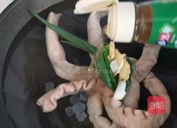 香酥辣子肥肠的做法图解1