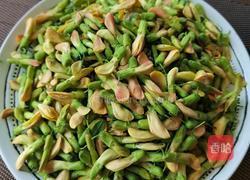 金雀花炒蛋的做法图解1