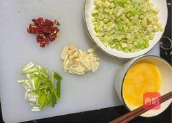 小笋炒蛋的做法图解2