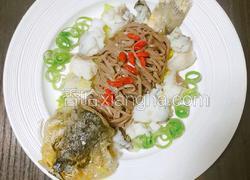 黄鱼煨面