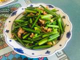 韭菜苔炒牛肉