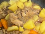 土豆胡萝卜闷鸡腿的做法[图]