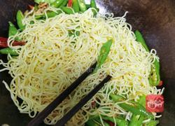 鸡蛋炒面的做法图解2
