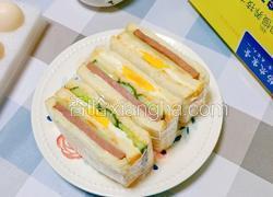 牛肉鸡蛋三明治