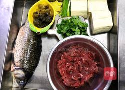 一上桌食欲大开～酸汤鲫鱼滑牛肉的做法图解1