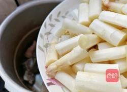猪肉骨芦笋汤的做法图解4