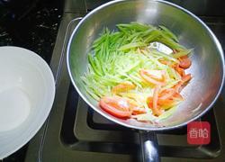 莴笋西红柿鸡蛋汤的做法图解4