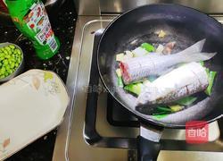味美鲻鱼烧毛豆子的做法图解4