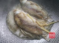 大葱鲫鱼的做法图解5